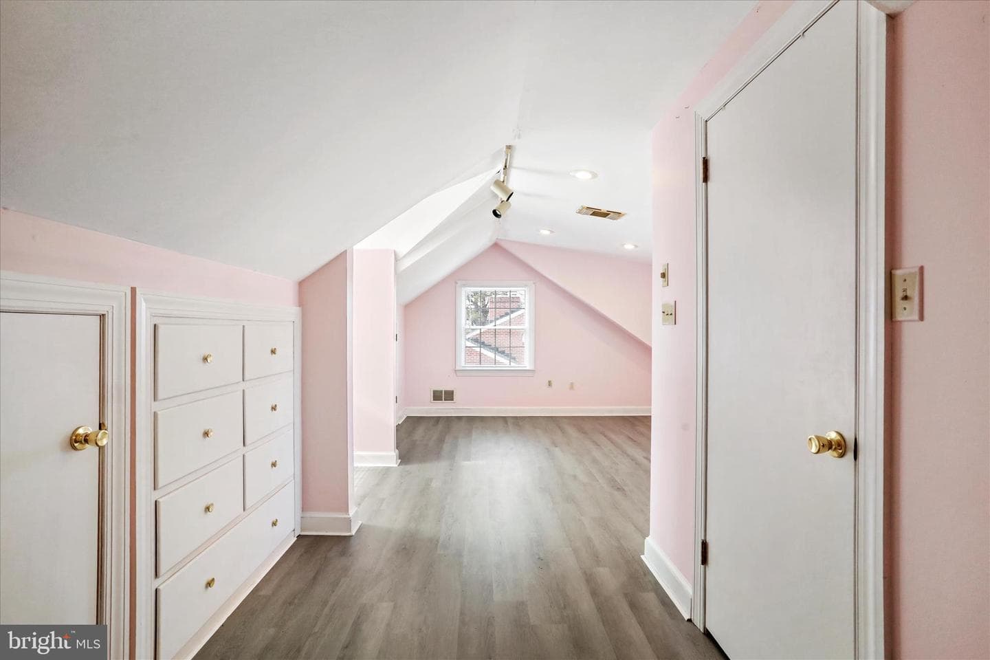 425 W 15th Street photo 32