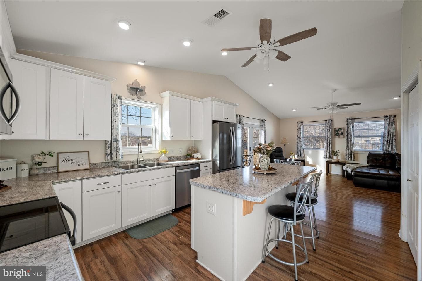 412 Belair Avenue photo 2