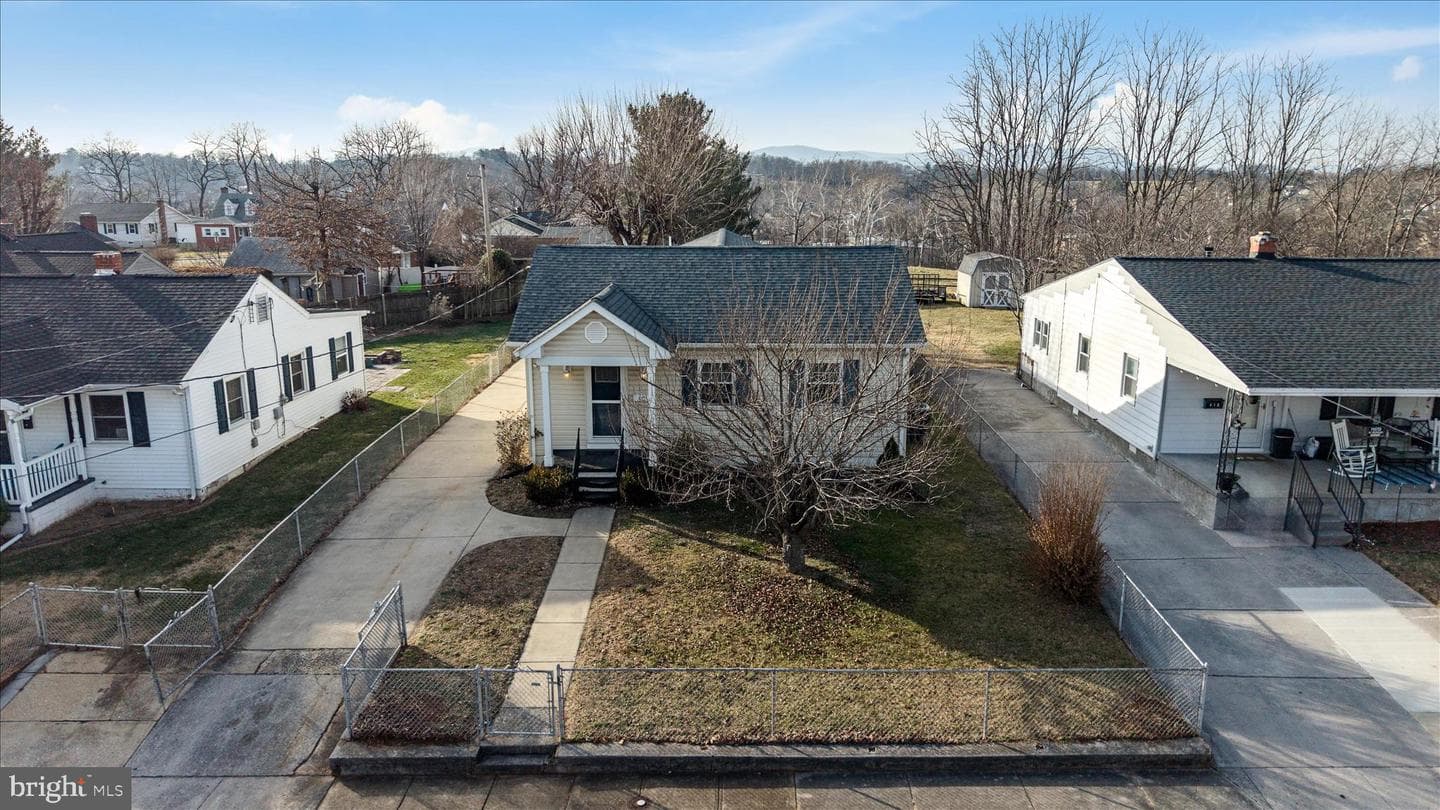 412 Belair Avenue photo 69