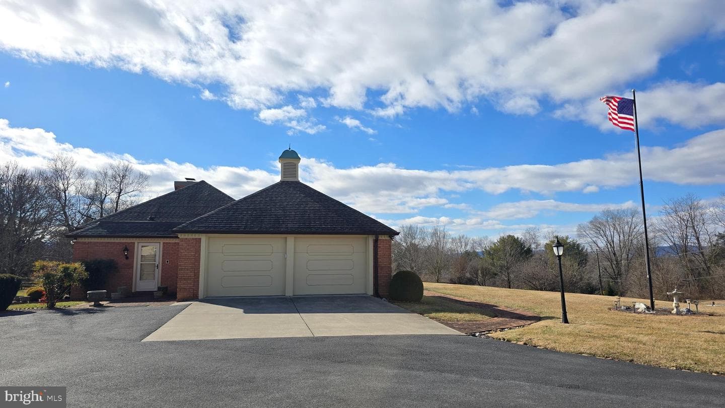 3274 Rockland Road photo 4