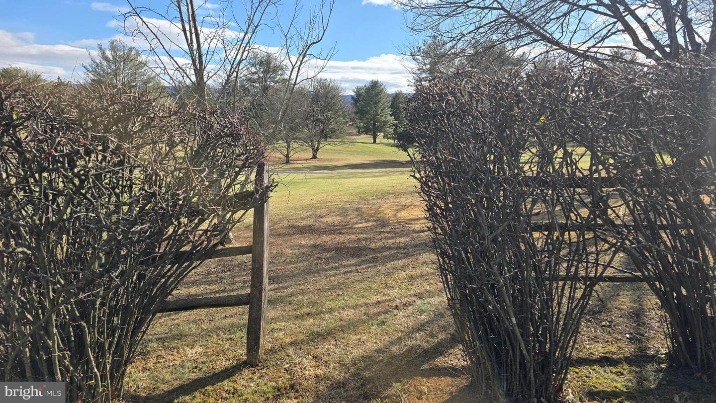 3274 Rockland Road photo 8