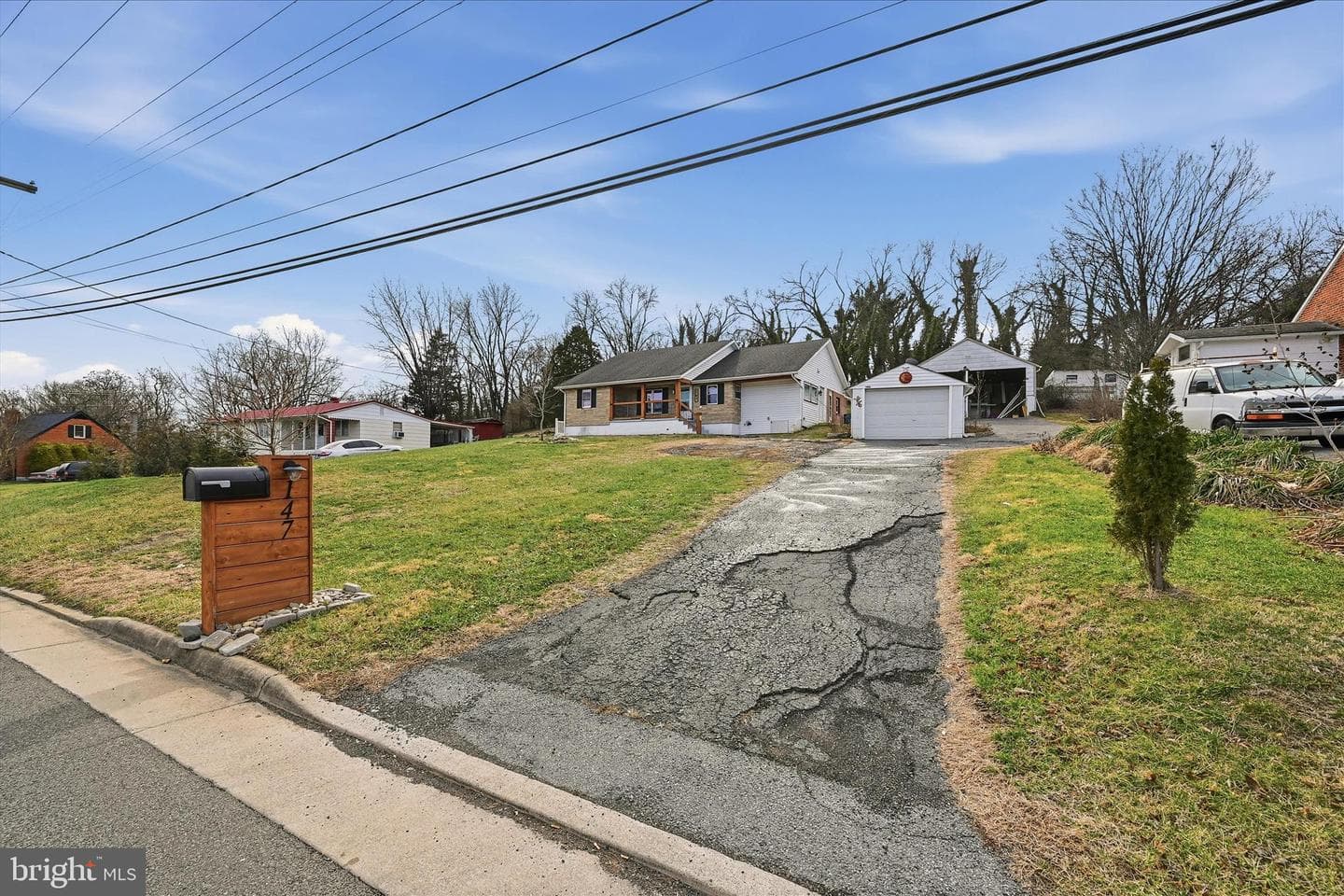 147 W Duck Street photo 3