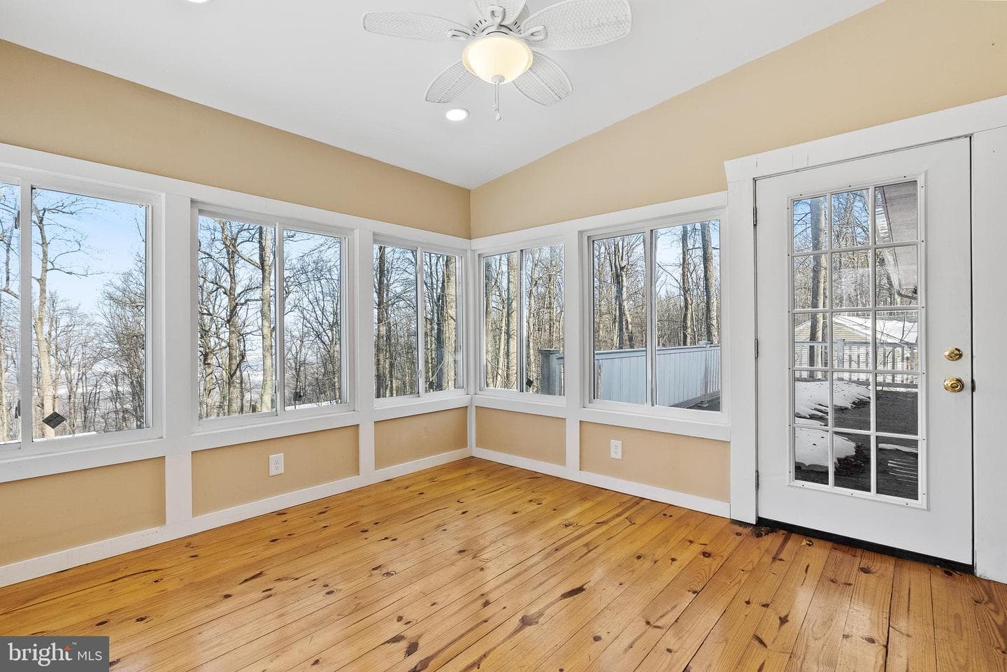 689 Ulysses Way photo 29