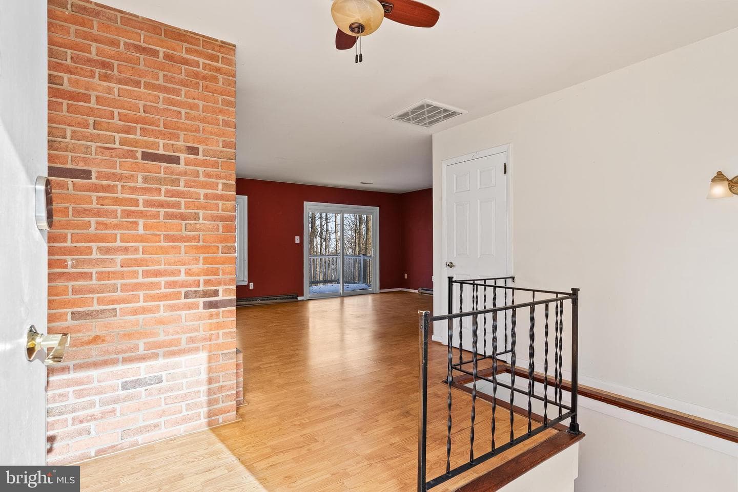 689 Ulysses Way photo 3