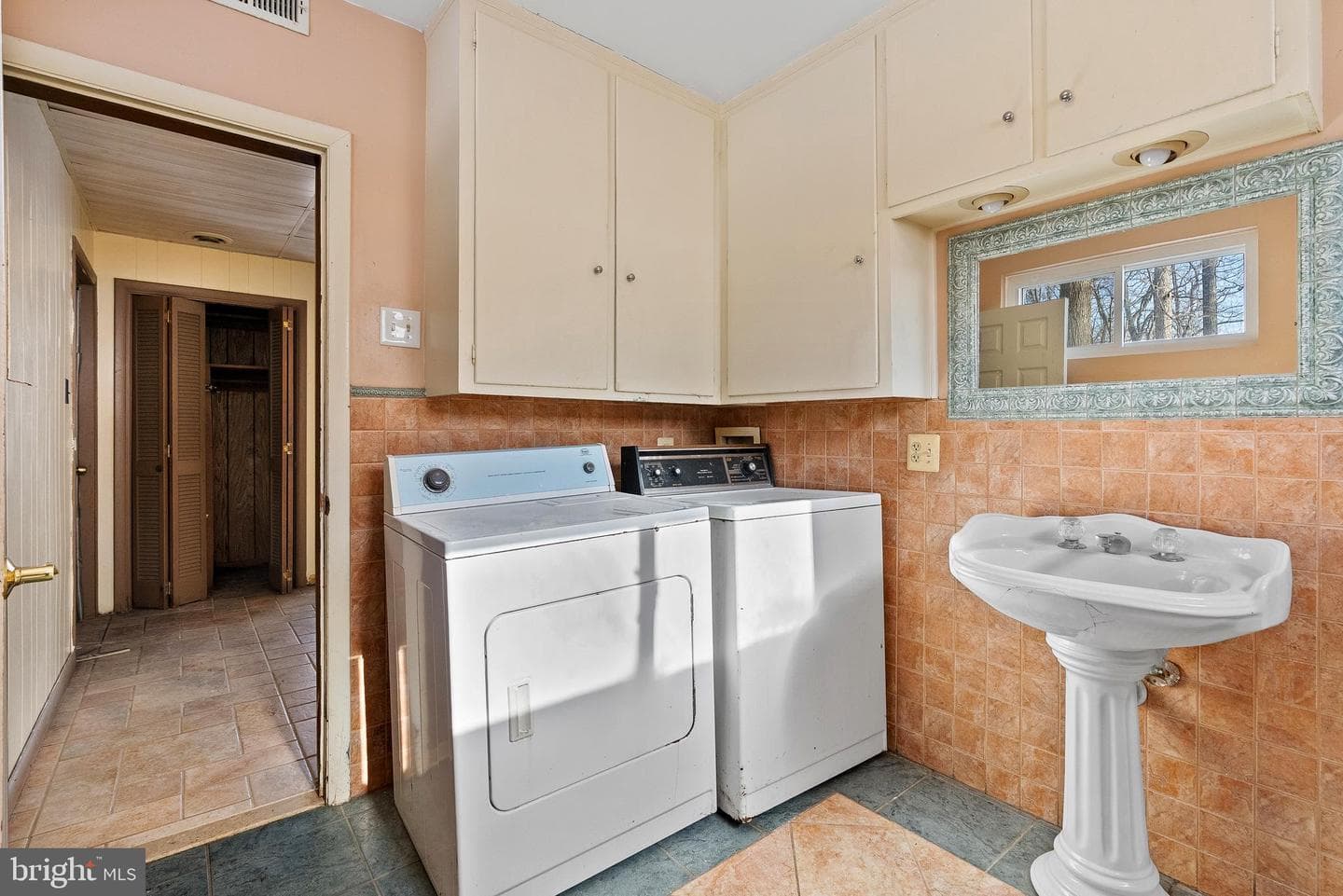 689 Ulysses Way photo 45