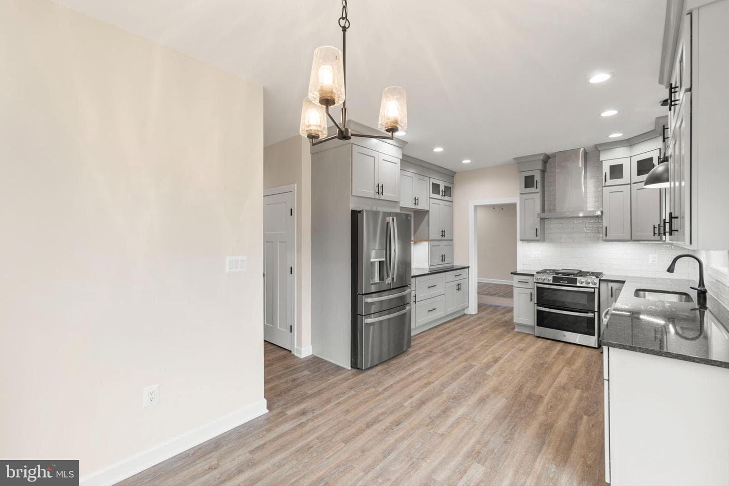 220 Lakeland Circle photo 14