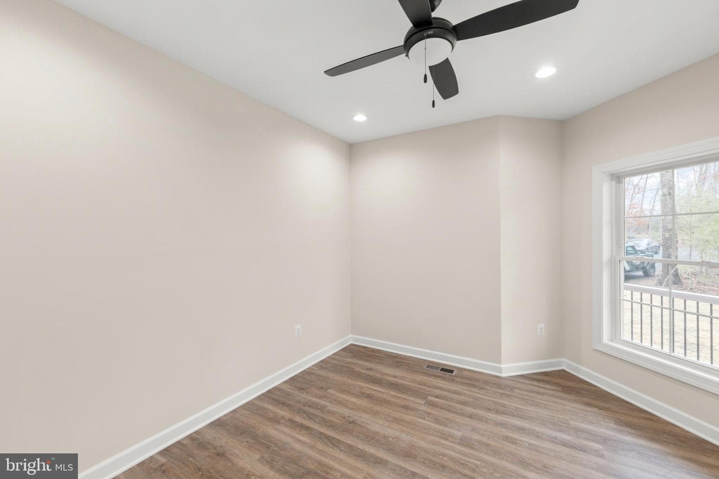 220 Lakeland Circle photo 19