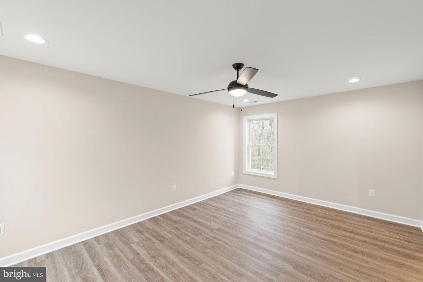 220 Lakeland Circle photo 33