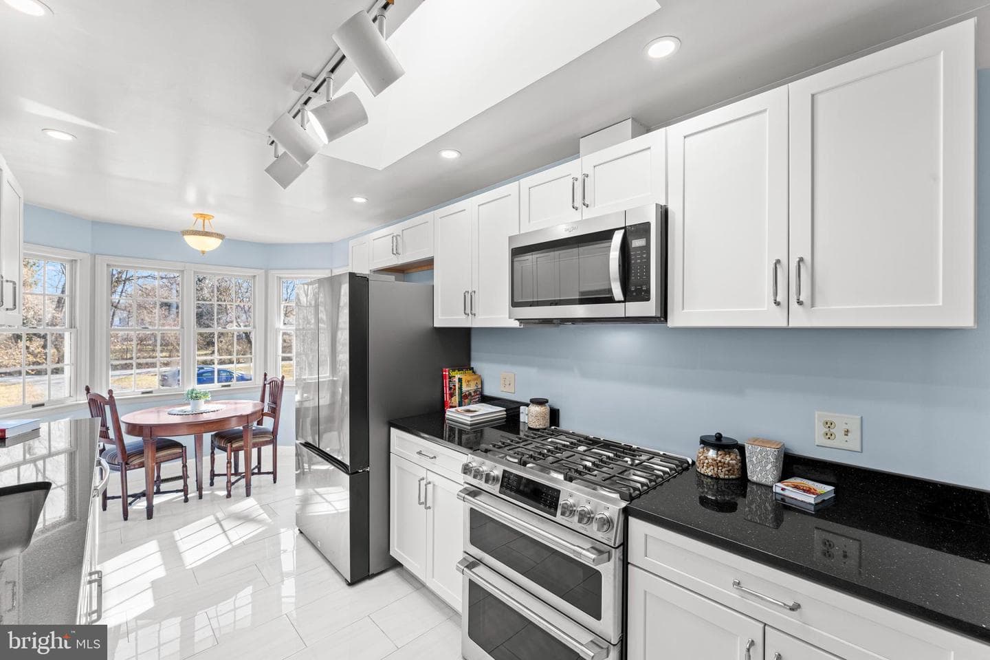 214 S Royal Avenue photo 10
