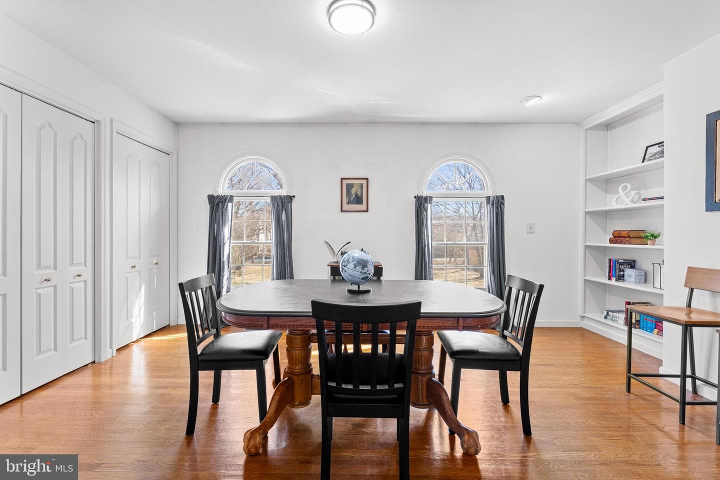 214 S Royal Avenue photo 18