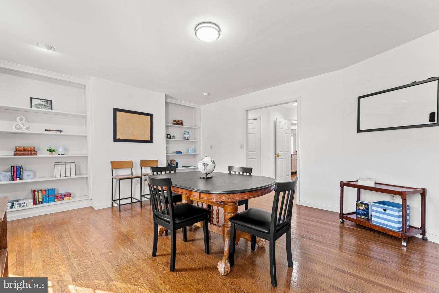 214 S Royal Avenue photo 19