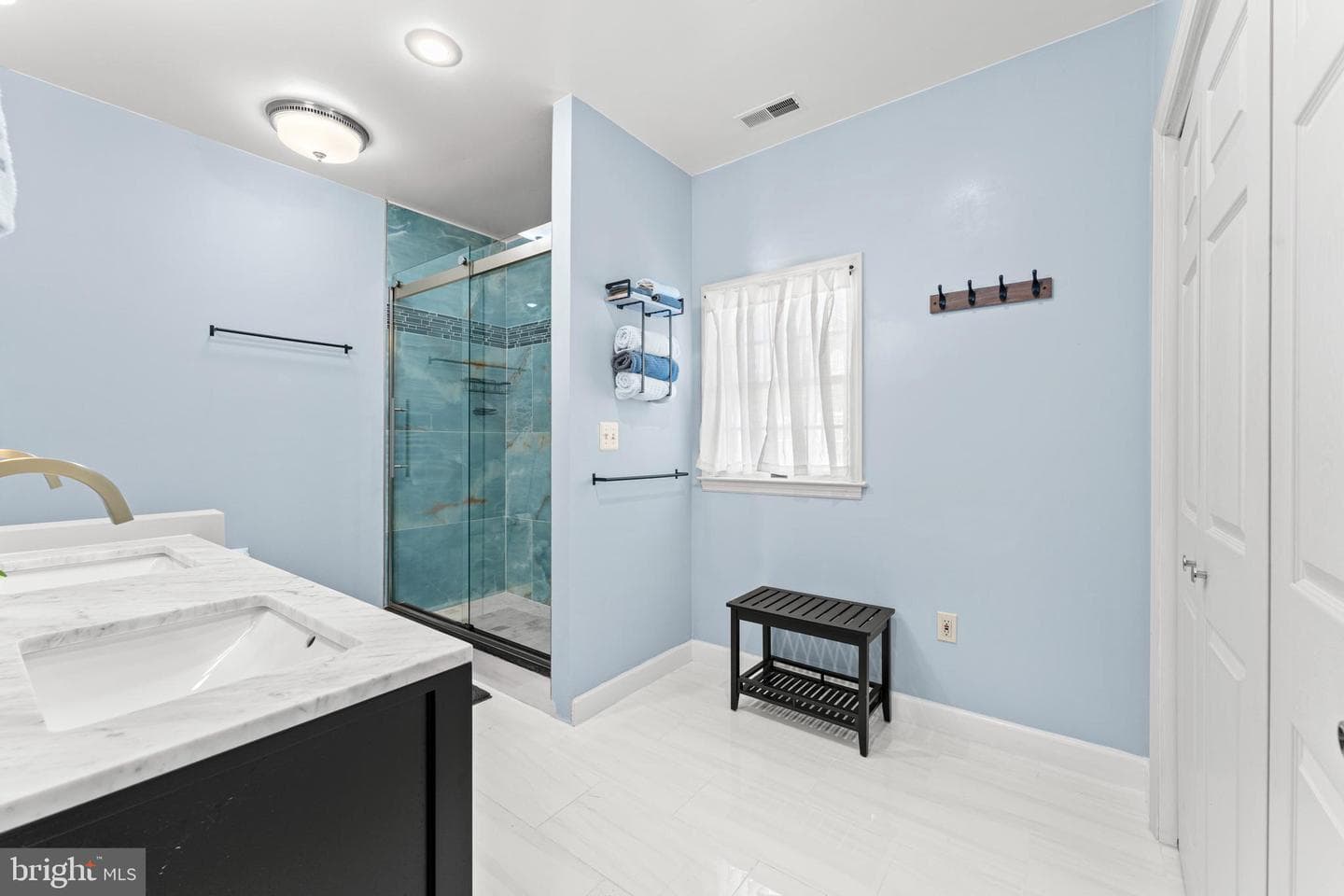 214 S Royal Avenue photo 40
