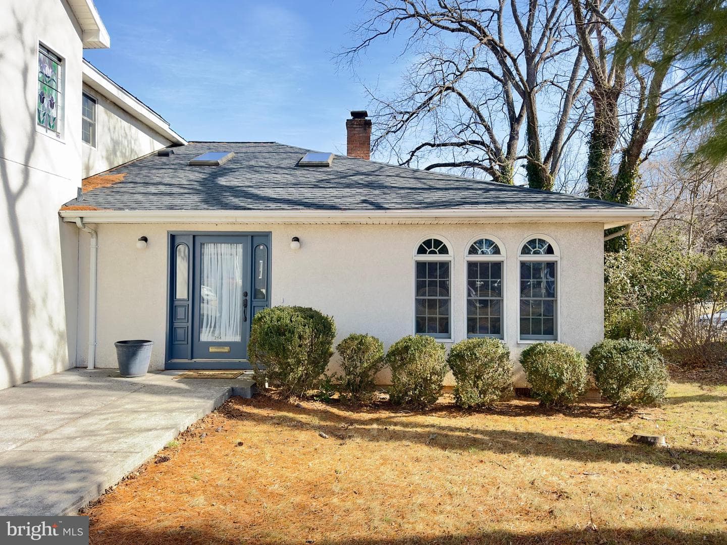 214 S Royal Avenue photo 44