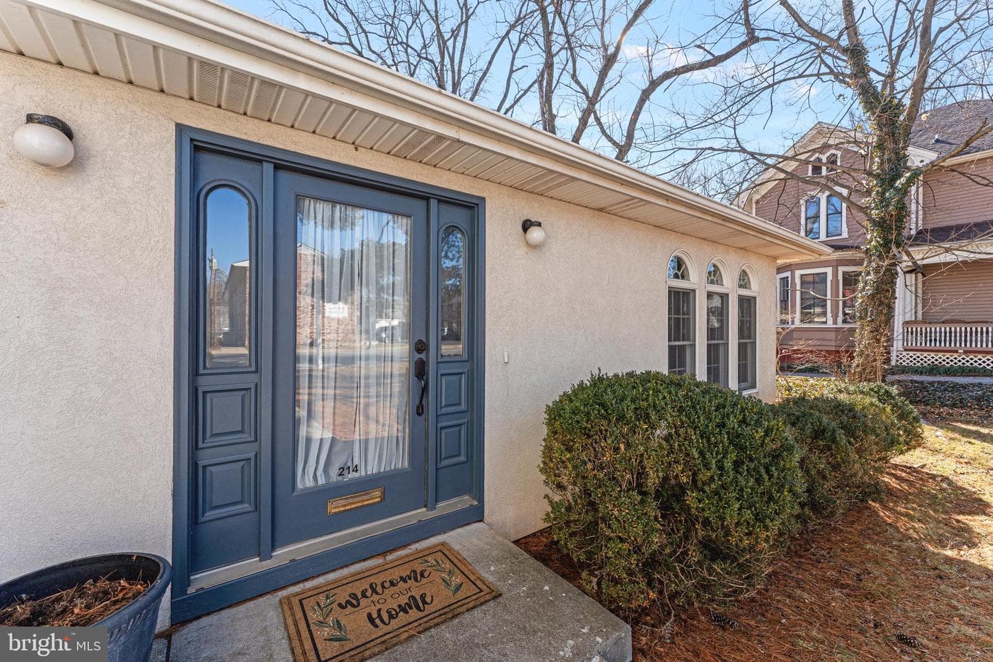 214 S Royal Avenue photo 45