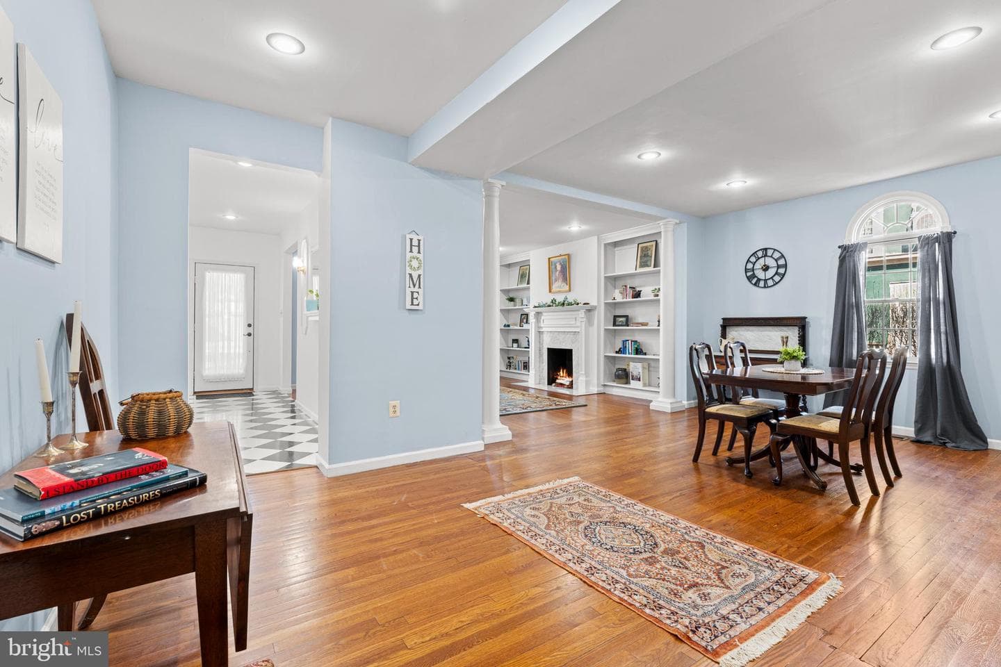 214 S Royal Avenue photo 9