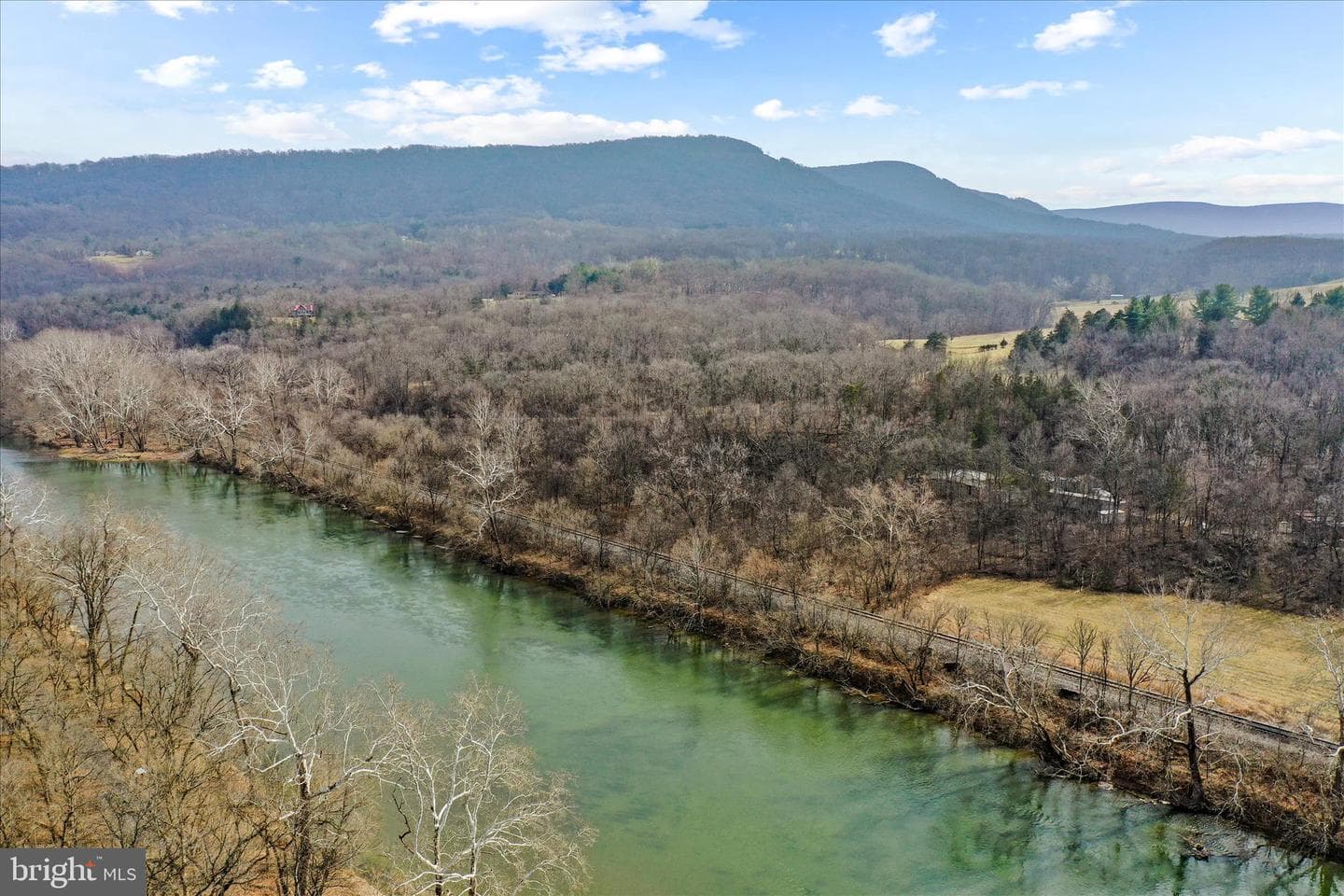 565 S River photo 61