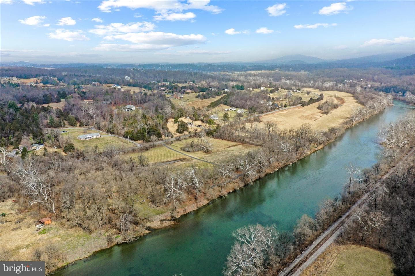 565 S River photo 62
