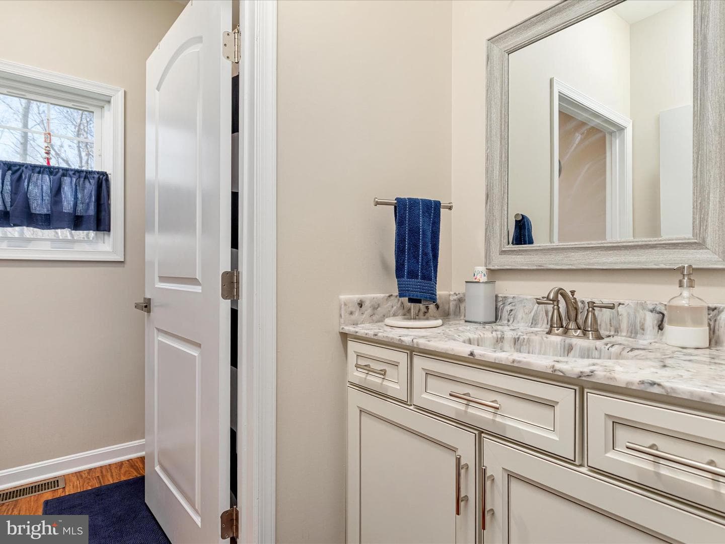 92 Oak Hill Court photo 21