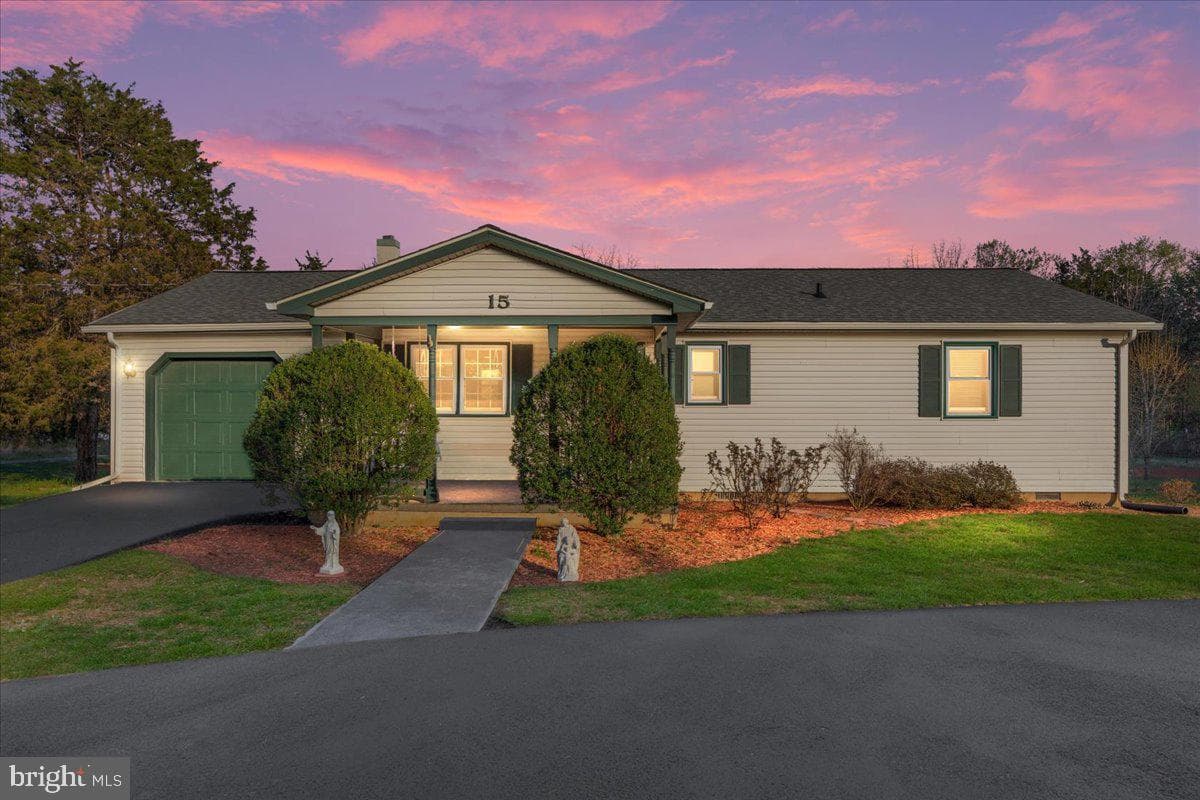 15 River Lakes Drive photo 2