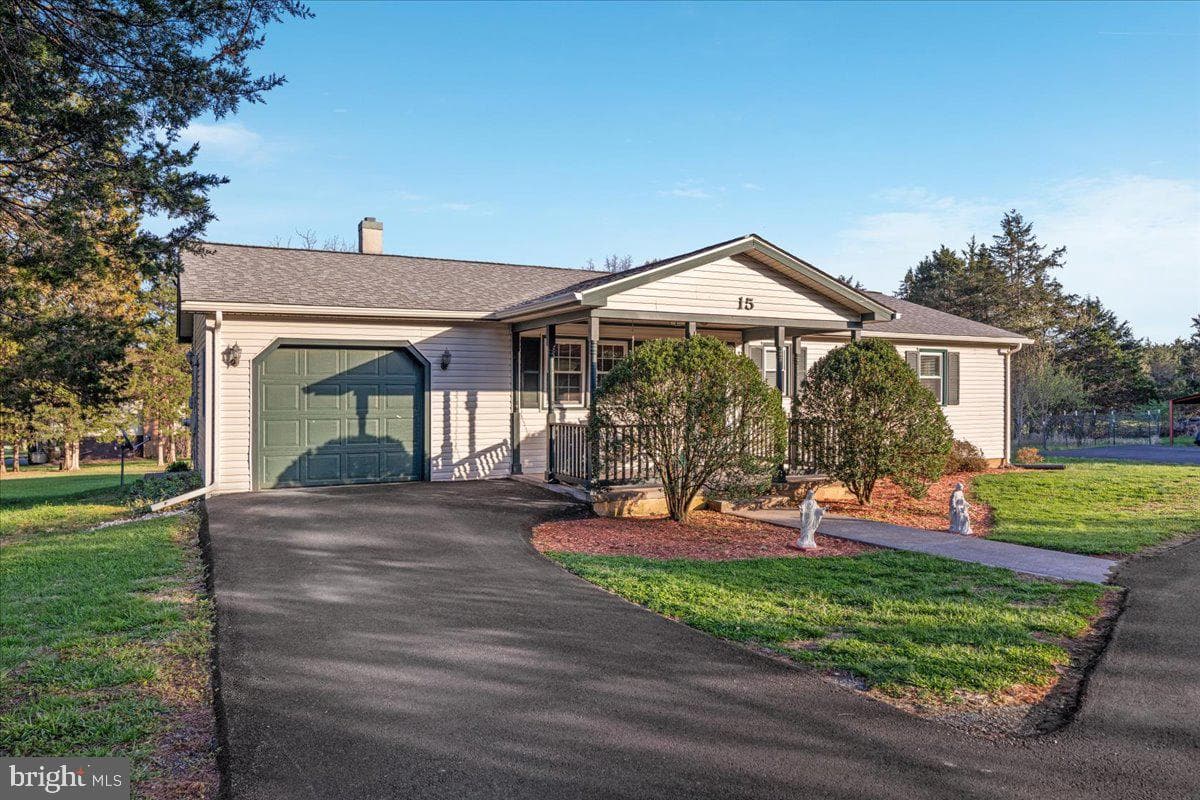 15 River Lakes Drive photo 4