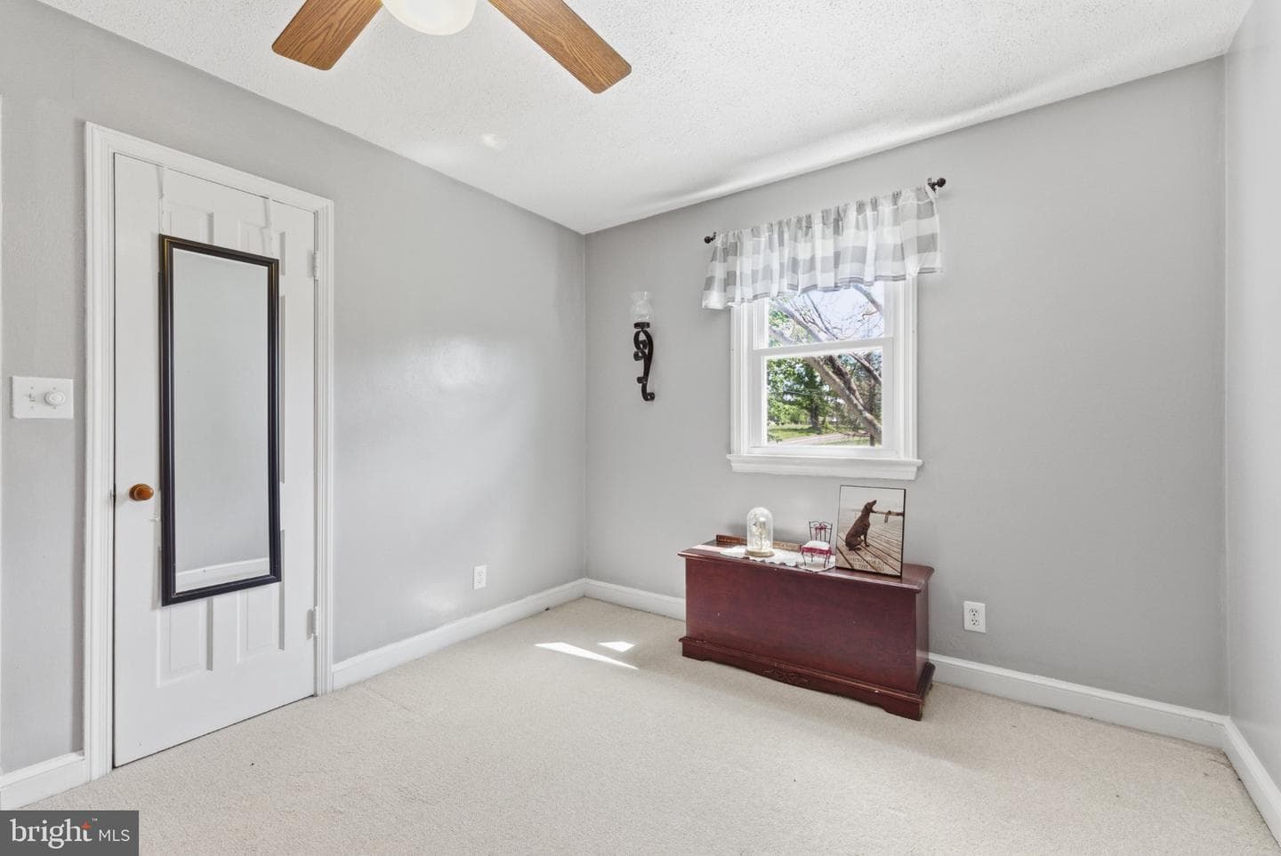 153 Totten Lane photo 19