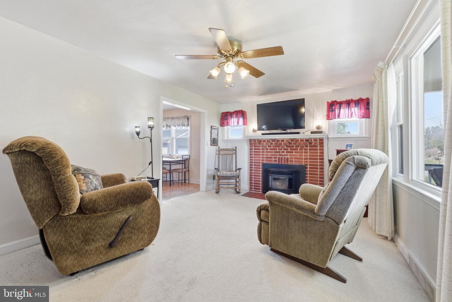 153 Totten Lane photo 3