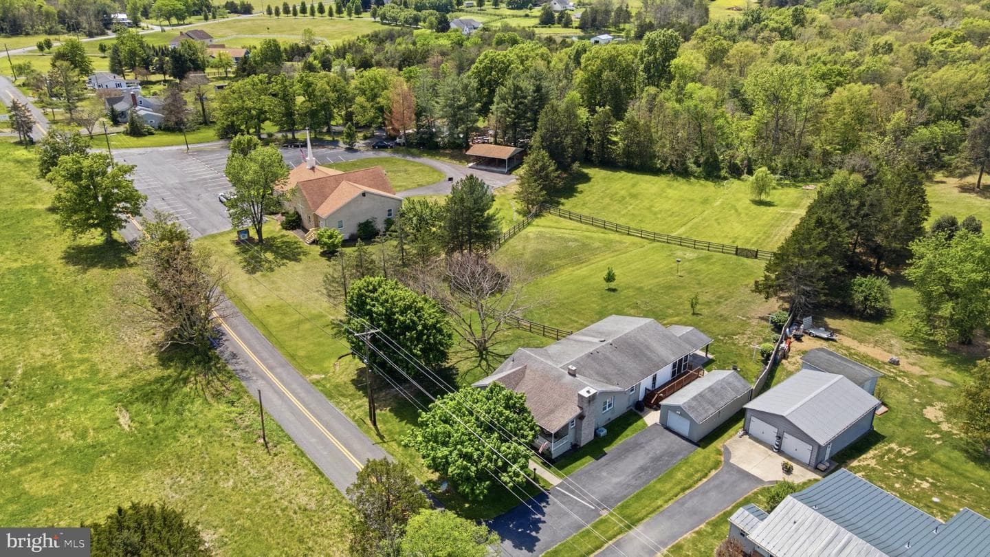 153 Totten Lane photo 37