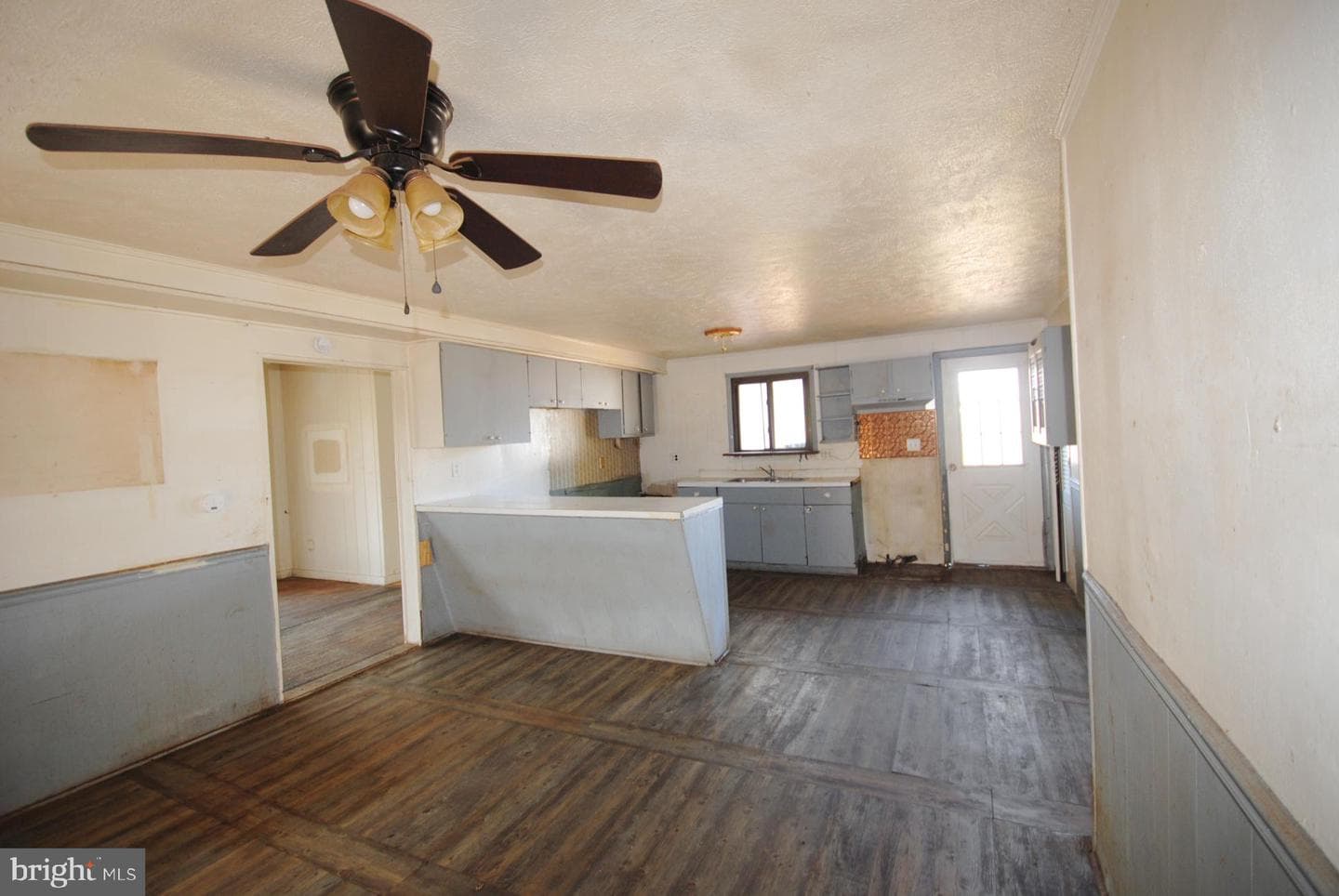411 Cardinal Drive photo 3