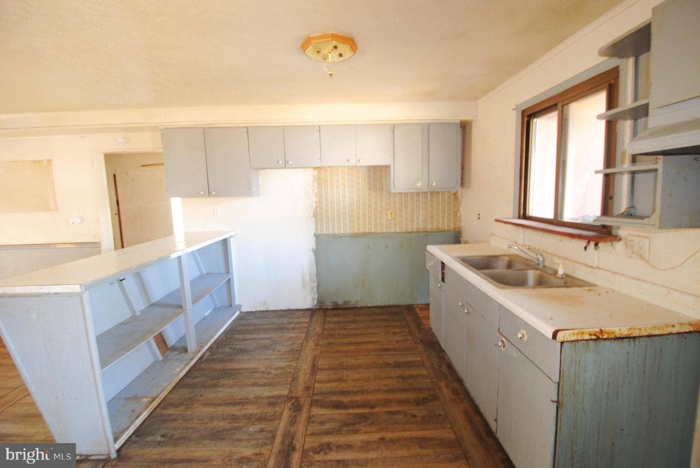411 Cardinal Drive photo 4