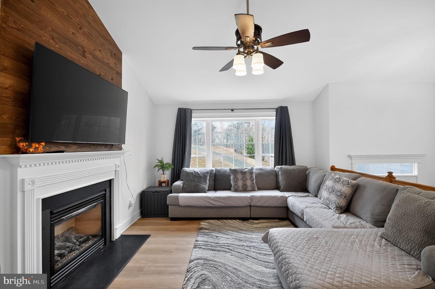 365 Vesey Drive photo 11