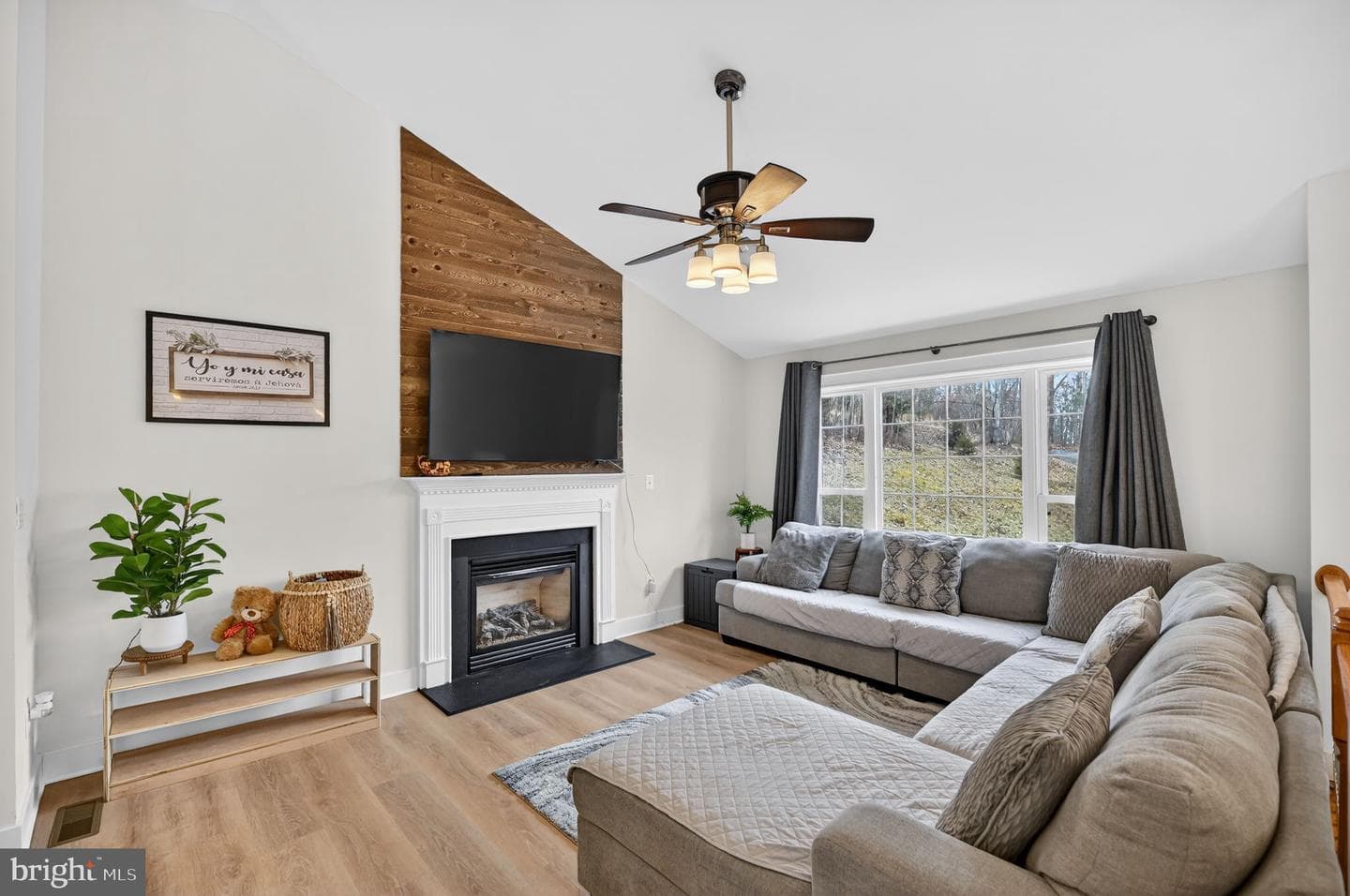 365 Vesey Drive photo 12