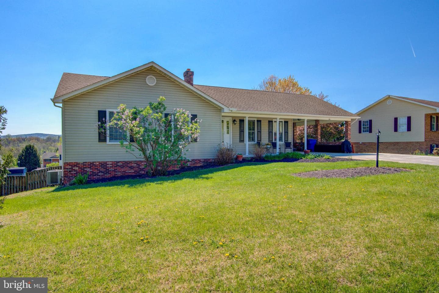 281 Creekside Way photo 3