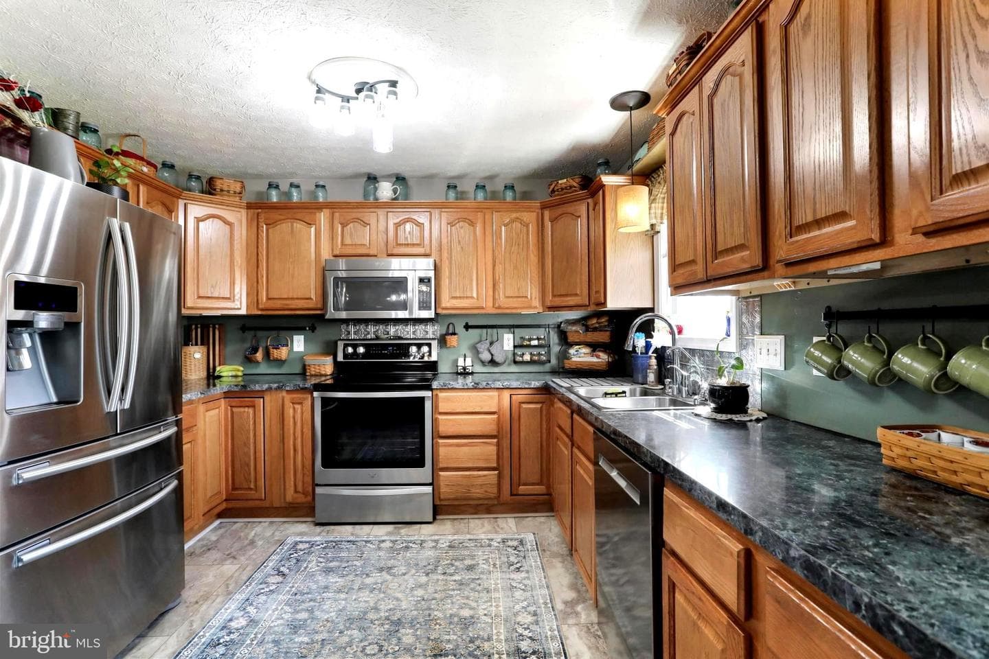 1147 Happy Ridge Drive photo 4
