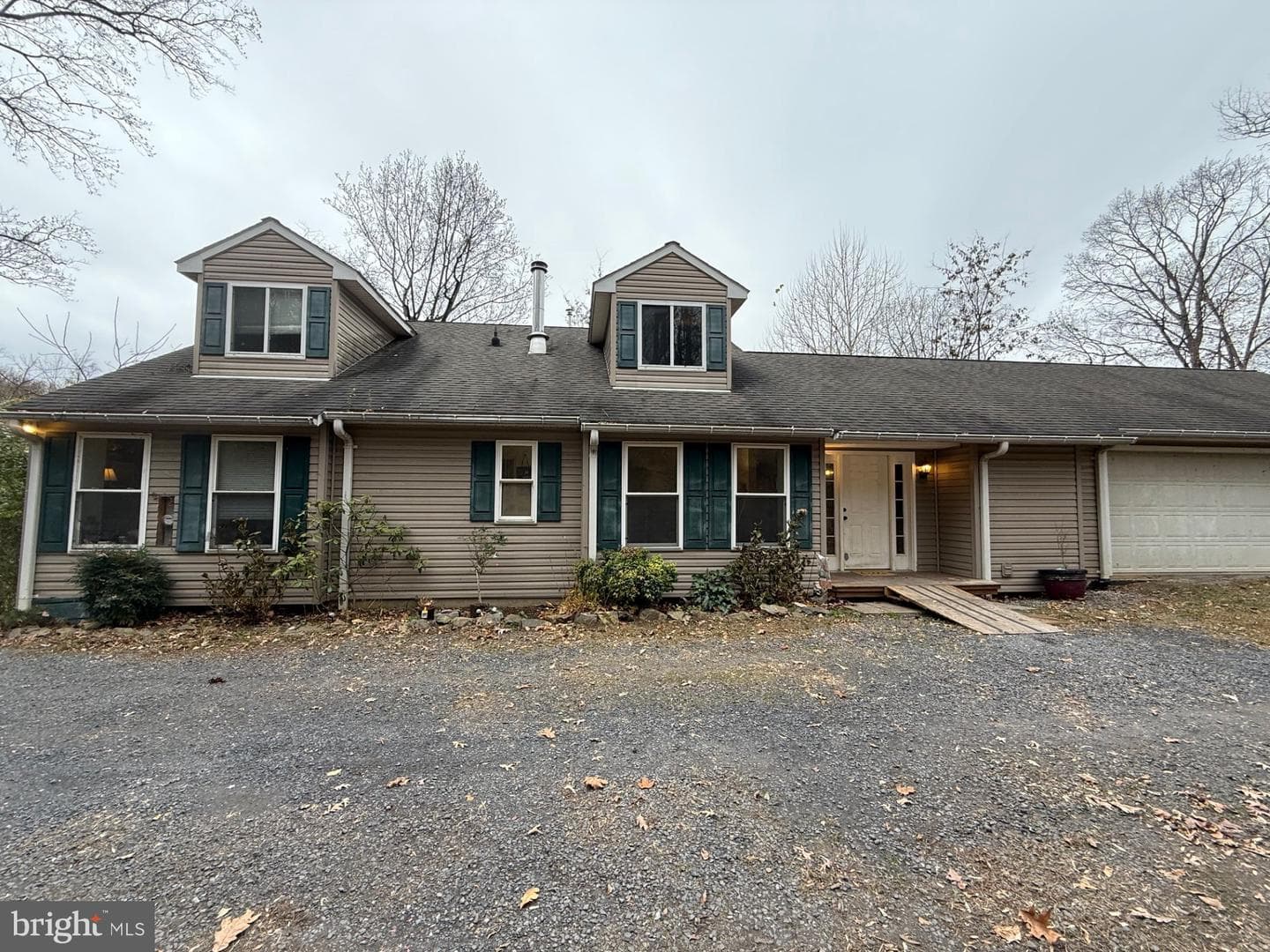 521 Northern Spy Drive, Linden