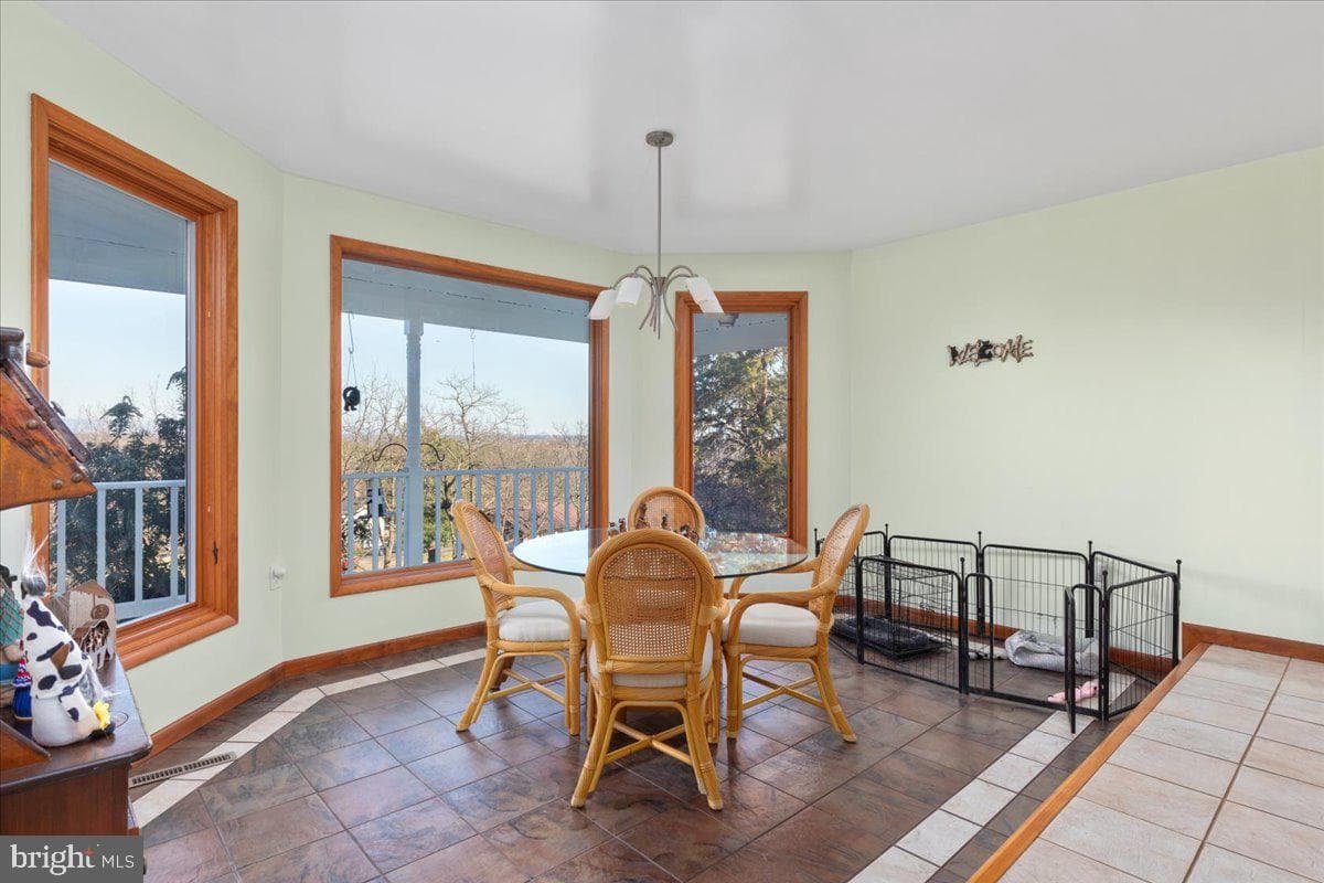 209 Park Ridge Court photo 10