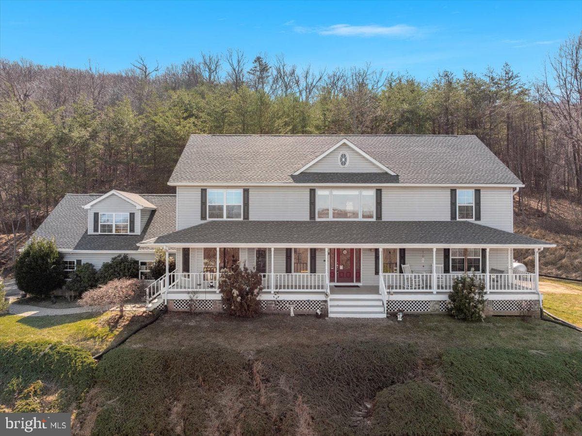209 Park Ridge Court photo 2