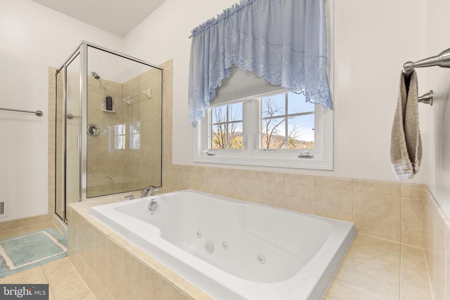 201 Peach Tree Court photo 24