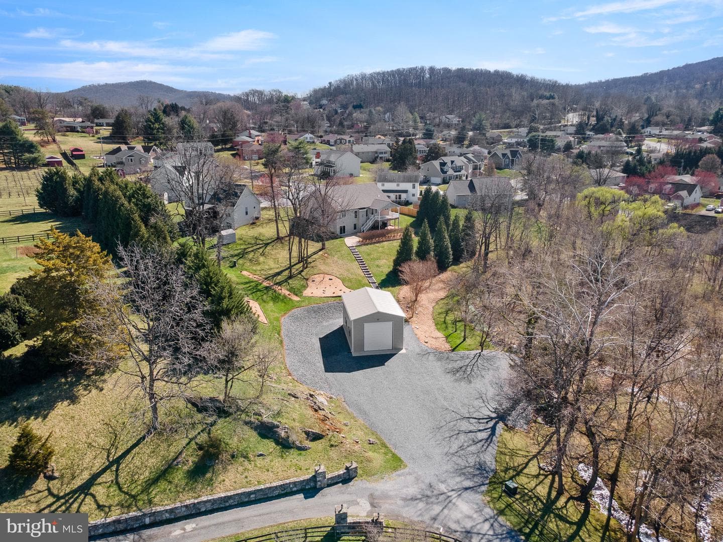201 Peach Tree Court photo 9