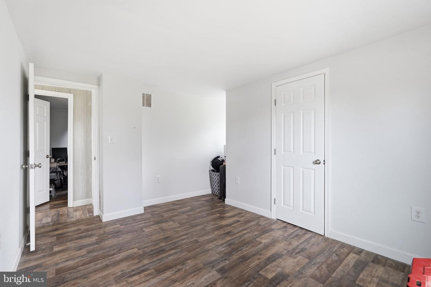 630 Midland Avenue photo 12