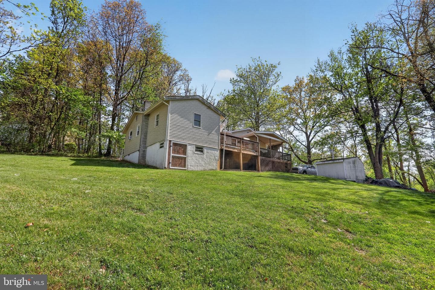 944 Highridge Road photo 3