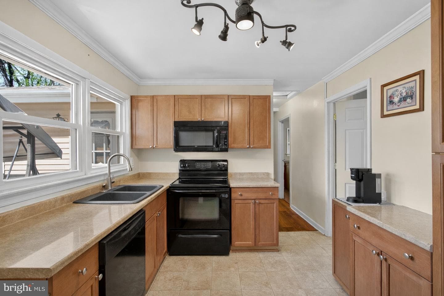 944 Highridge Road photo 5