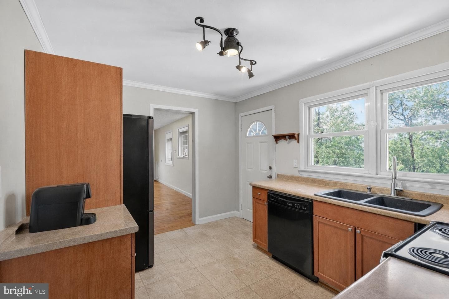 944 Highridge Road photo 7