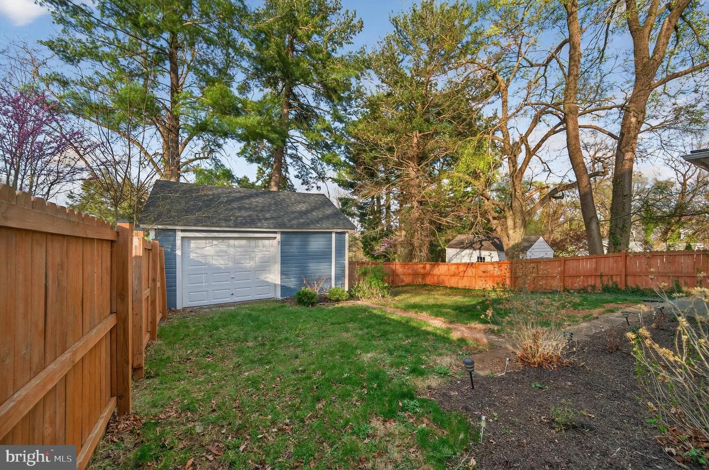 213 W 1st Street photo 41