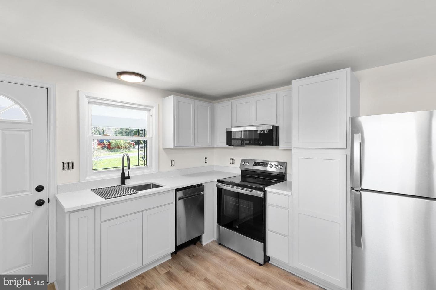 101 W 17th Street photo 8