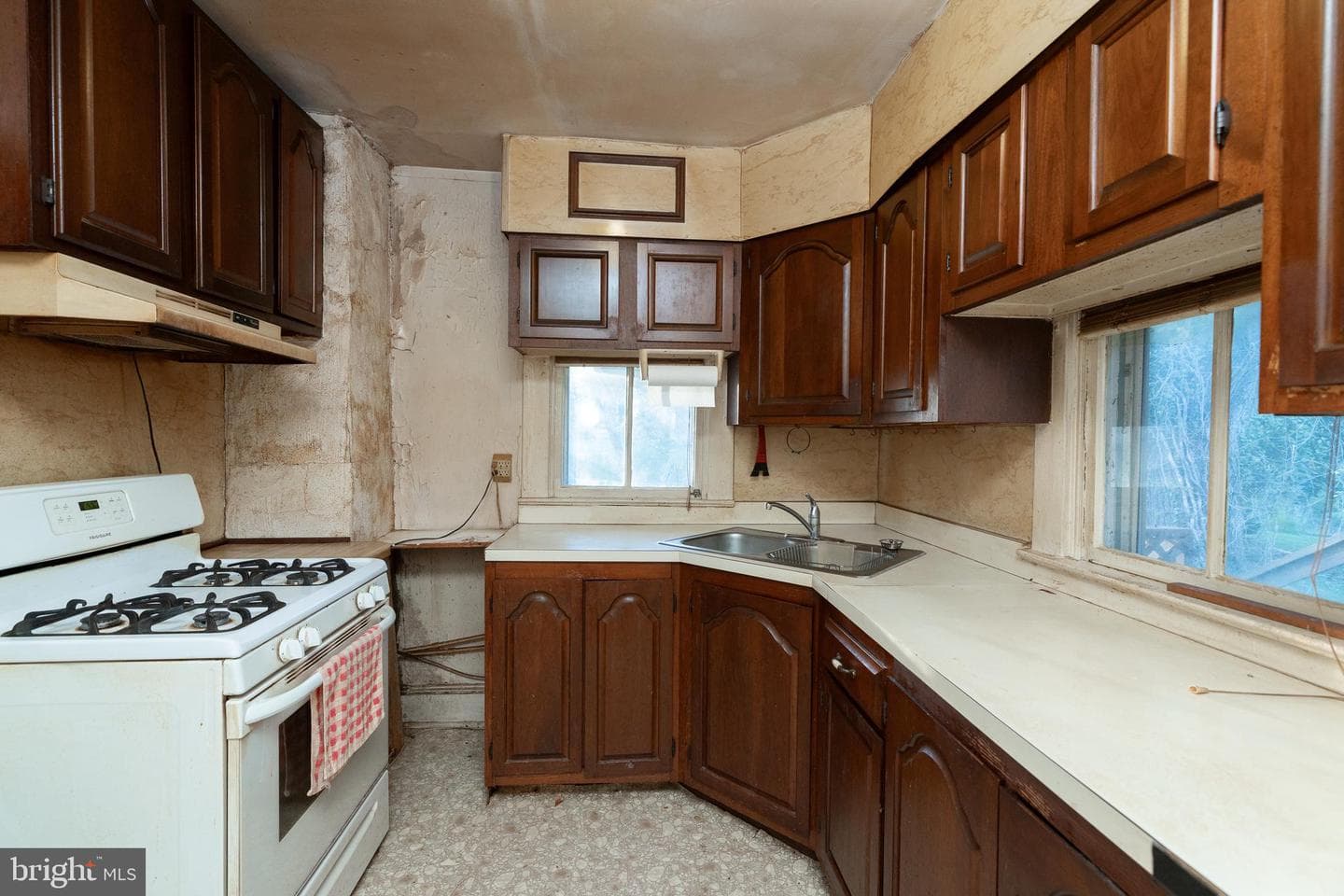 311 Grand Avenue photo 20