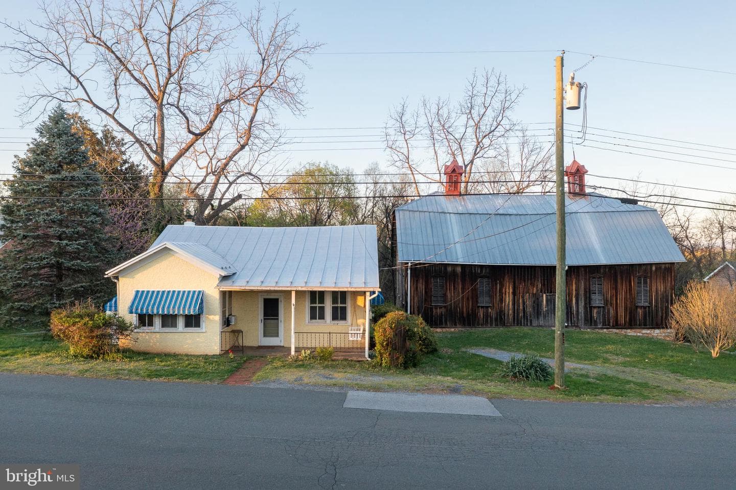 311 Grand Avenue photo 36