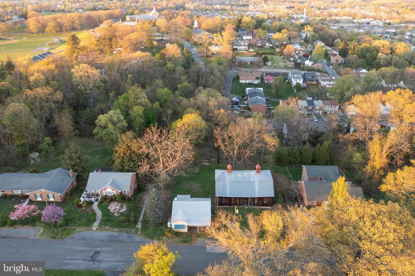 311 Grand Avenue photo 40
