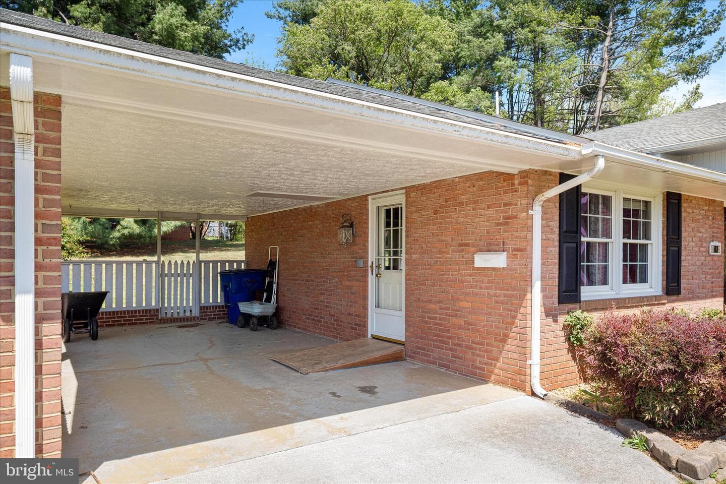 1048 Wine Street photo 24