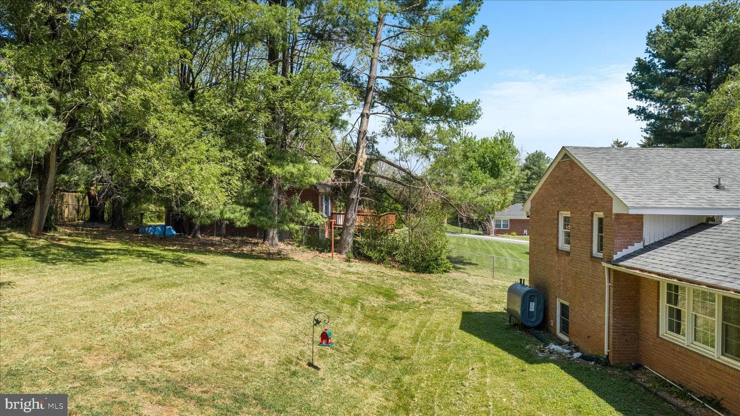 1048 Wine Street photo 38