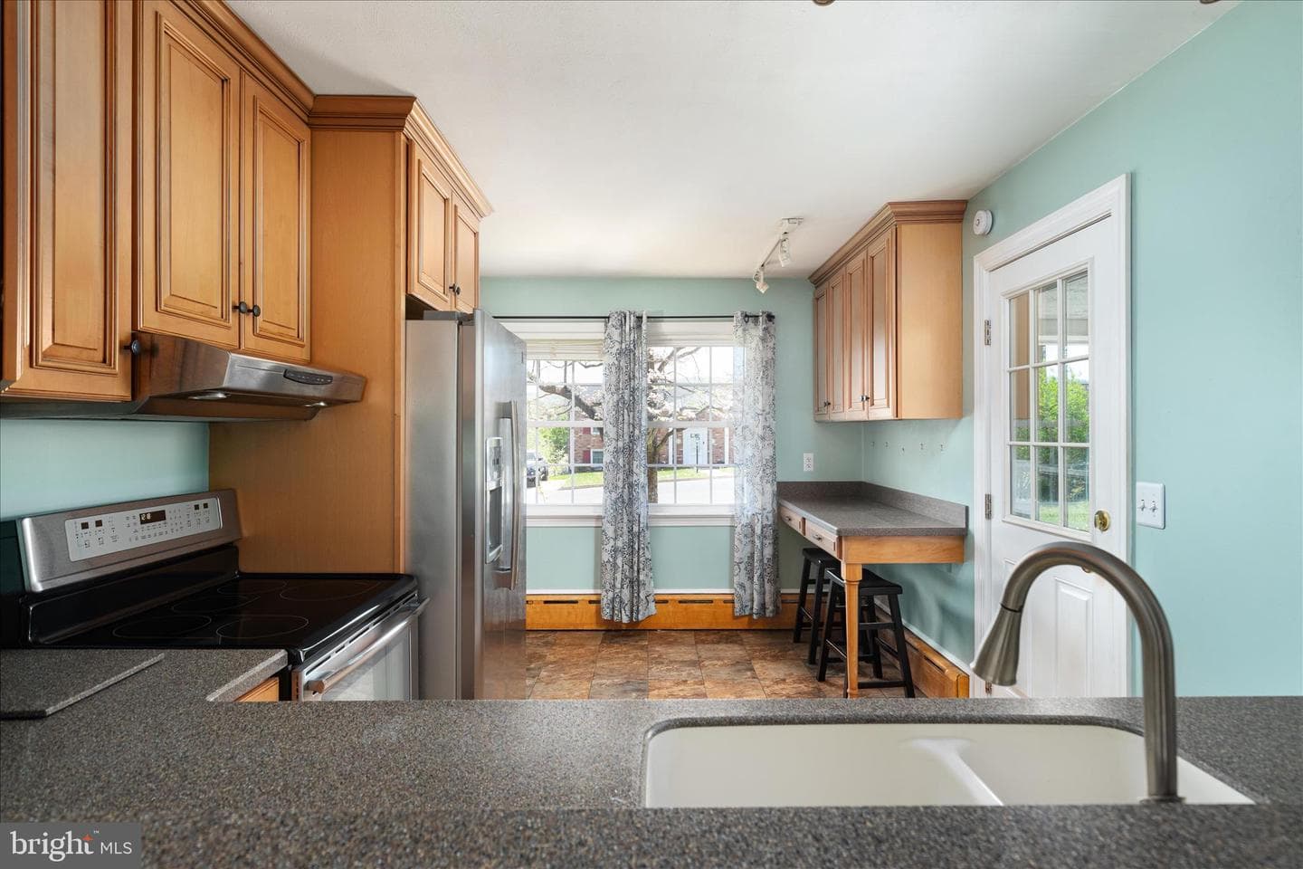 1048 Wine Street photo 8